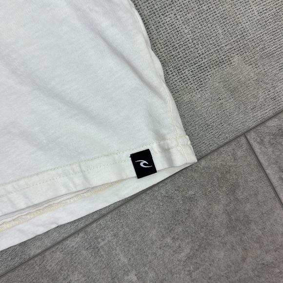 🔆RIP CURL🔆 white short sleeve T-shirt - Picture 2 of 5